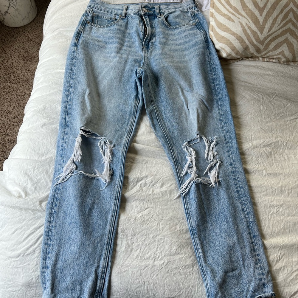 American eagle size 6 mom jeans